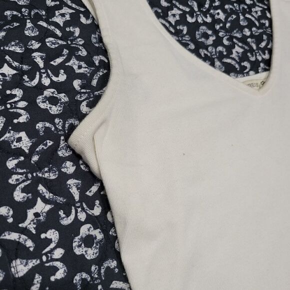 Express One Eleven White Buckle Strap V-Neck Basic Classic Summer Chic Tank Top  - Picture 3 of 6